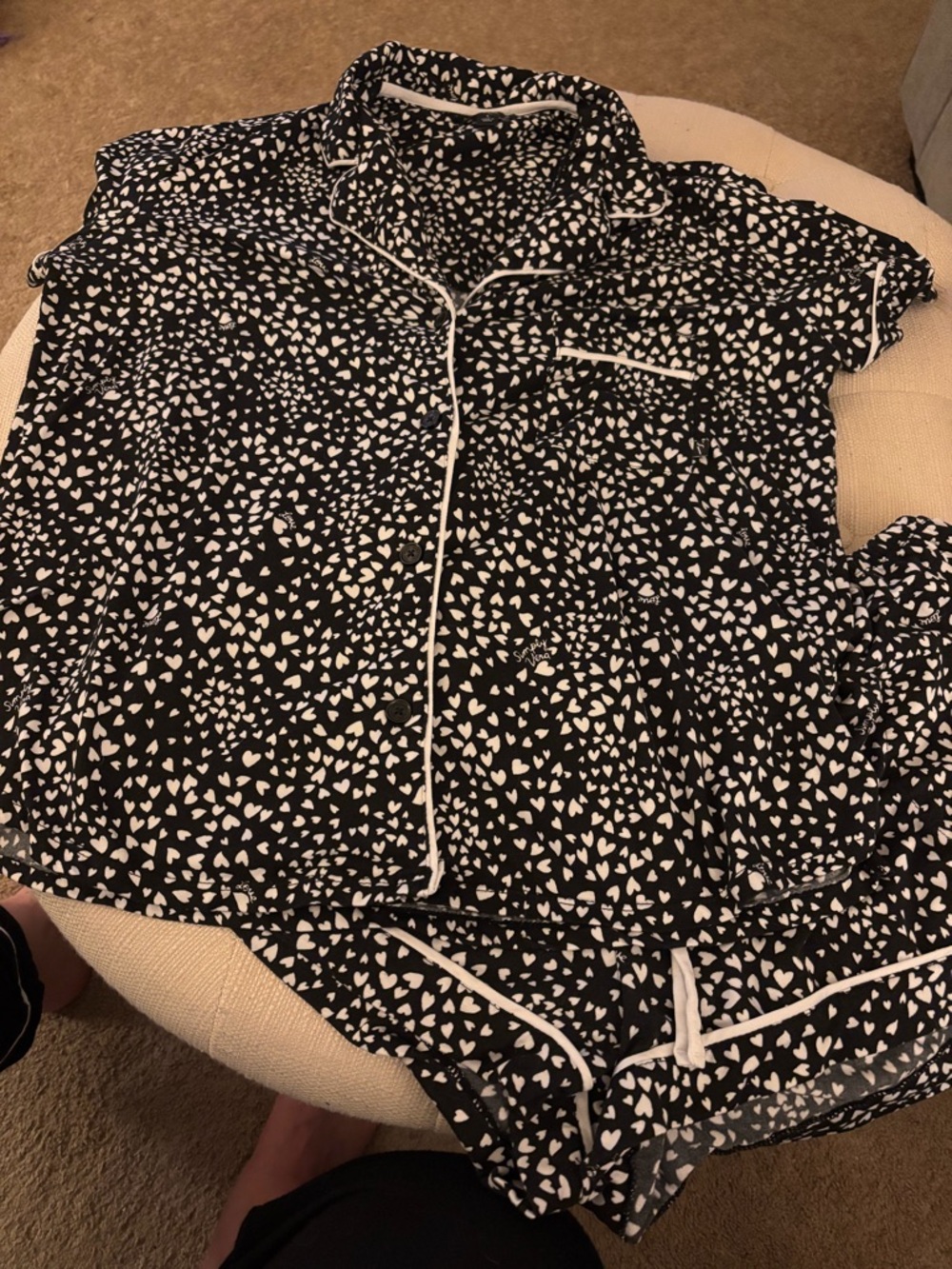 Vera Wang Black & White Heart-Print Short Pajama Set like new